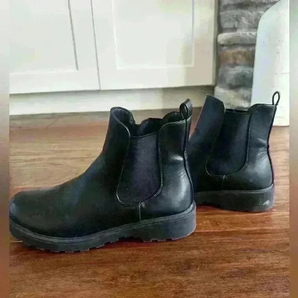 Sam & Libby Mini Boots - Picture 1 of 3